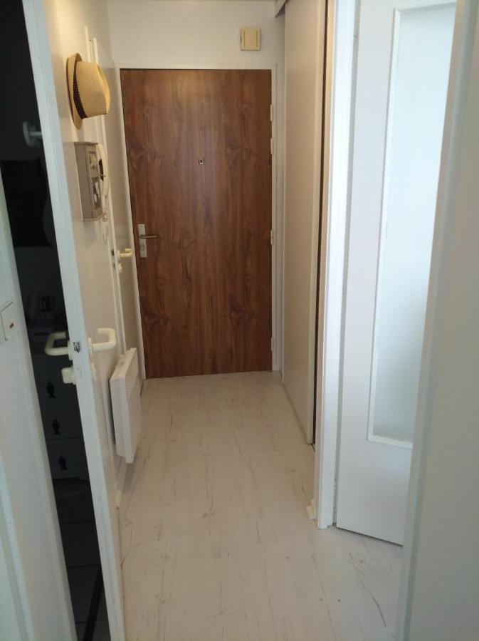 Appartement 2 Pieces Avec Une Grande Terrasse, 3 Etoiles, Wifi, Box Pour Vehicule Et Velos Les Sables-d'Olonne Exterior photo