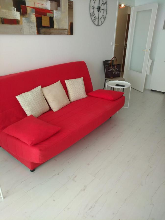Appartement 2 Pieces Avec Une Grande Terrasse, 3 Etoiles, Wifi, Box Pour Vehicule Et Velos Les Sables-d'Olonne Exterior photo