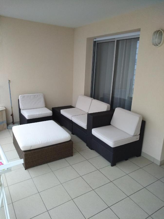 Appartement 2 Pieces Avec Une Grande Terrasse, 3 Etoiles, Wifi, Box Pour Vehicule Et Velos Les Sables-d'Olonne Exterior photo