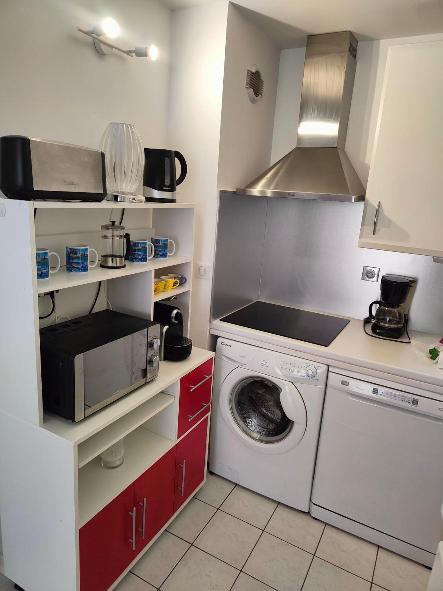 Appartement 2 Pieces Avec Une Grande Terrasse, 3 Etoiles, Wifi, Box Pour Vehicule Et Velos Les Sables-d'Olonne Exterior photo