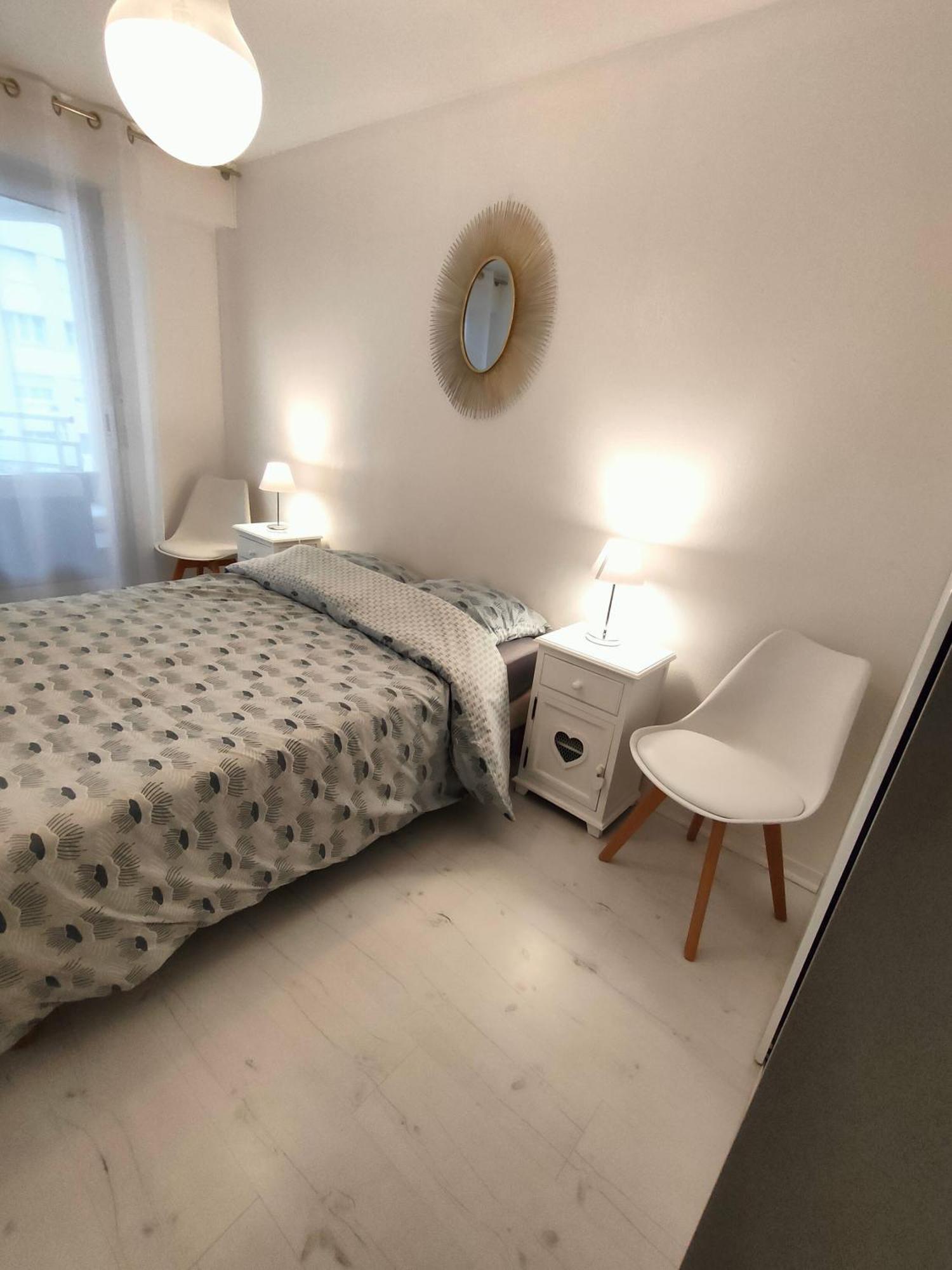 Appartement 2 Pieces Avec Une Grande Terrasse, 3 Etoiles, Wifi, Box Pour Vehicule Et Velos Les Sables-d'Olonne Exterior photo