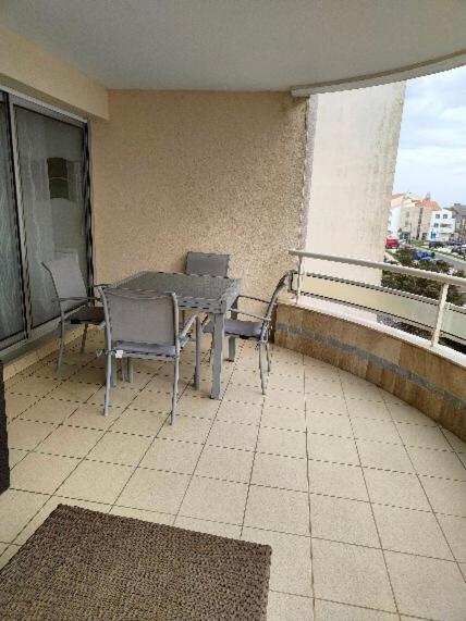 Appartement 2 Pieces Avec Une Grande Terrasse, 3 Etoiles, Wifi, Box Pour Vehicule Et Velos Les Sables-d'Olonne Exterior photo